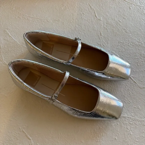 NEW Dolce Vita Reyes Ballet Flats in Silver - Picture 3 of 8